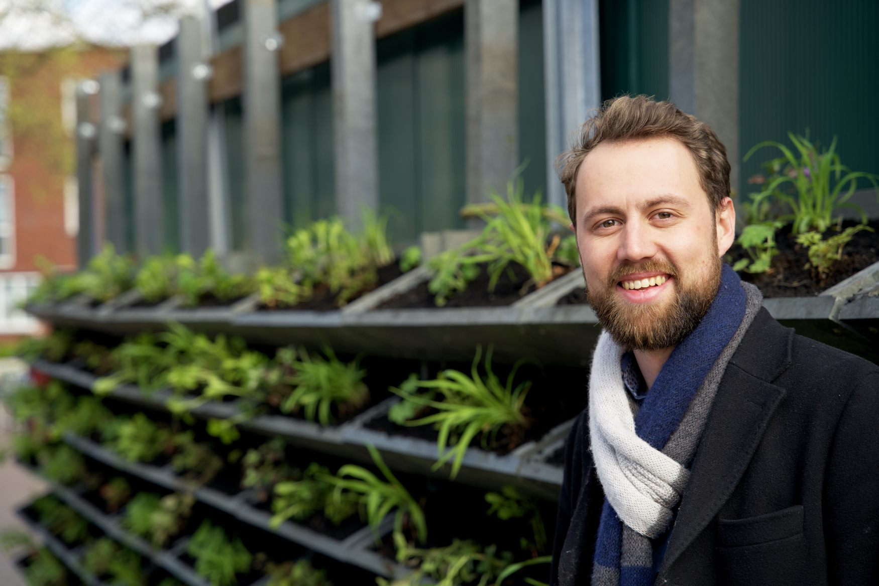 Oplevering aan  Janno Heinen van de gemeente Dordrecht